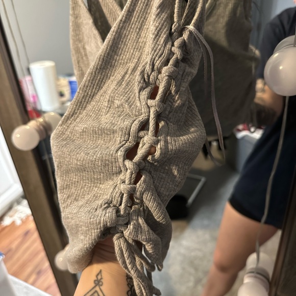 Gray tied sides -tank top - Picture 3 of 3